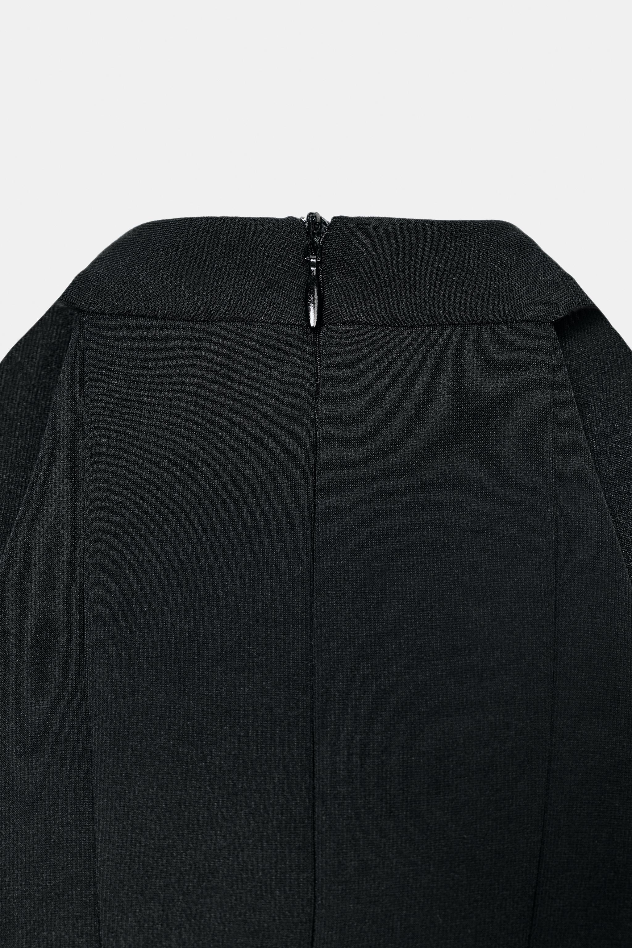 ROBE COURTE À GODETS